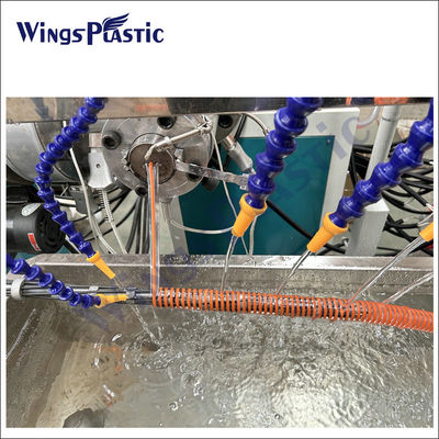Machine d'extrusion de tuyau d'aspiration renforcée en spirale en plastique facile à entretenir