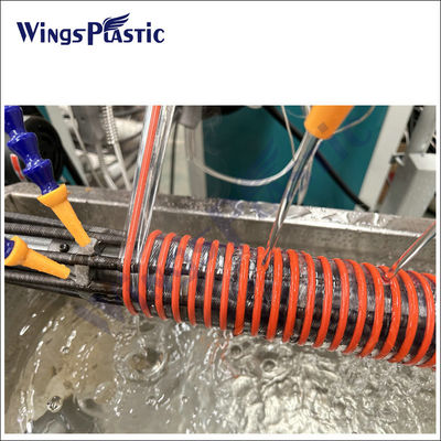 Ligne de machine d'extrusion de plastique pour tuyau d'aspiration en PVC en spirale / ligne de production de tuyau d'extrudeur en tuyau d'aspiration en PVC en plastique